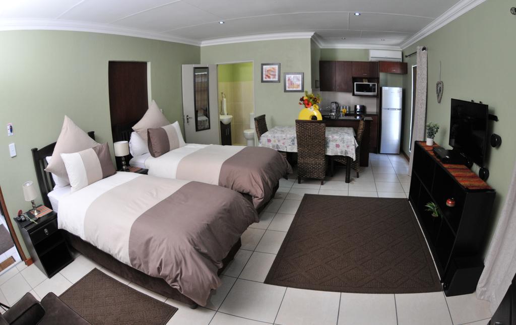 Summer Garden Guest House Benoni Exterior photo